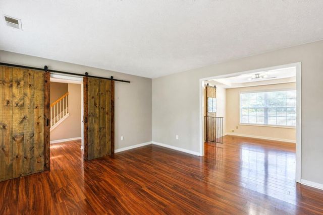 125 Old Post Road, Paris, KY 40361
