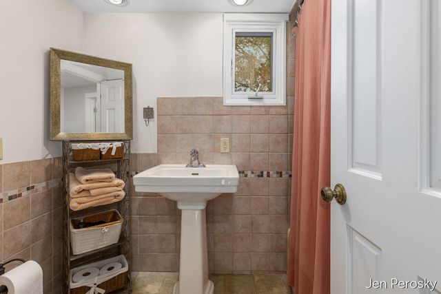 1646 Laurel Avenue SE, Grand Rapids, MI 49506