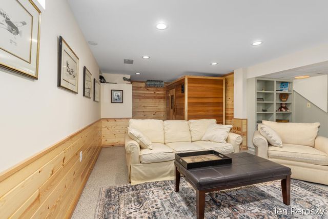 1646 Laurel Avenue SE, Grand Rapids, MI 49506