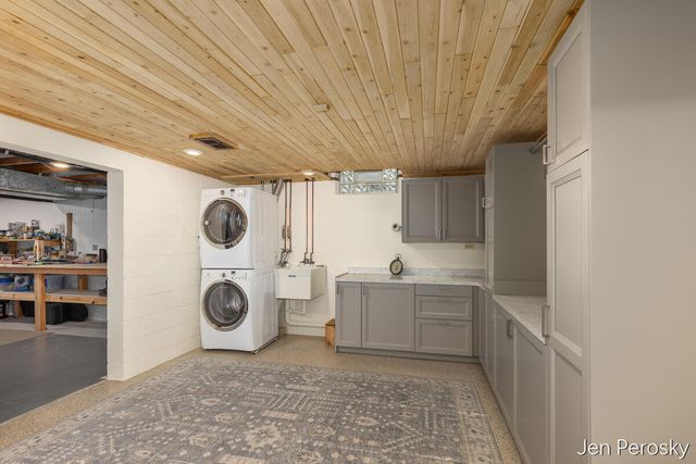 1646 Laurel Avenue SE, Grand Rapids, MI 49506