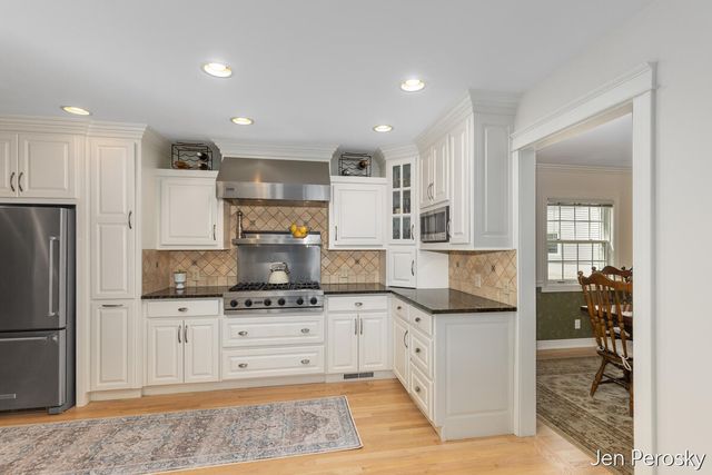 1646 Laurel Avenue SE, Grand Rapids, MI 49506