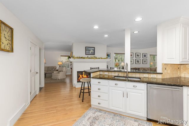 1646 Laurel Avenue SE, Grand Rapids, MI 49506