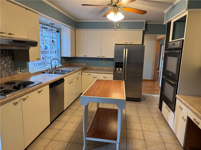 407 Morris Street, Berryville, AR 72616