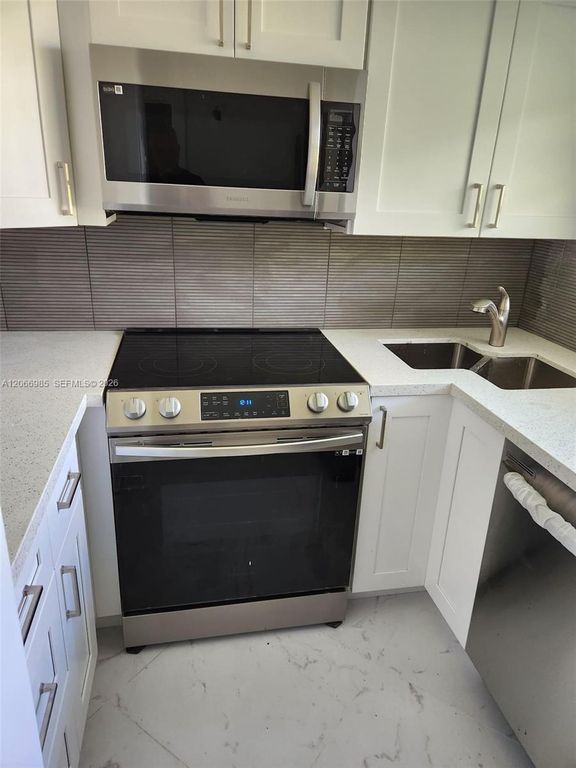 1333 E Hallandale Beach Boulevard 423, Hallandale Beach, FL 33009