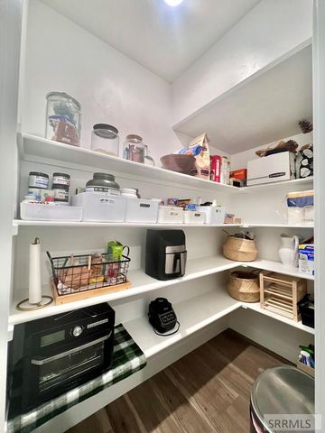 2835 Elmwood, Idaho Falls, ID 83402