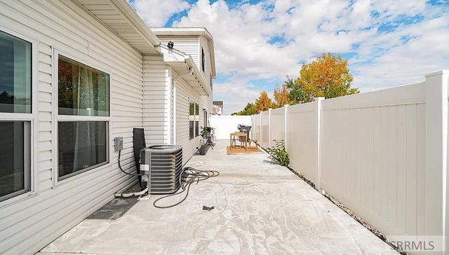 2835 Elmwood, Idaho Falls, ID 83402