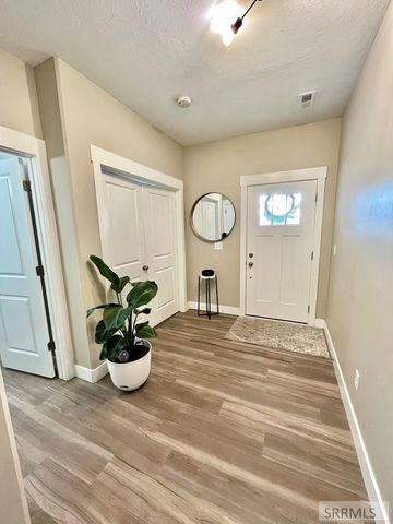 2835 Elmwood, Idaho Falls, ID 83402