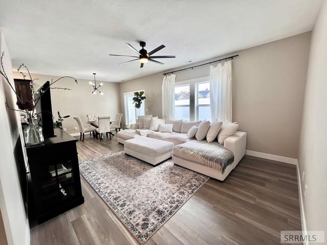 2835 Elmwood, Idaho Falls, ID 83402