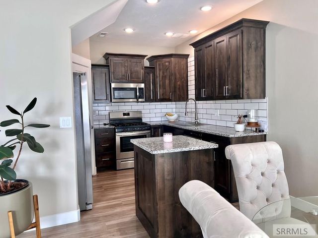 2835 Elmwood, Idaho Falls, ID 83402