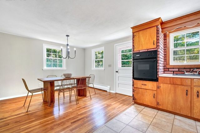 11 Appletree Lane, Bedford, MA 01730