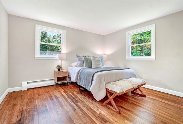 11 Appletree Lane, Bedford, MA 01730