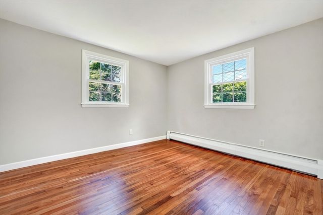 11 Appletree Lane, Bedford, MA 01730