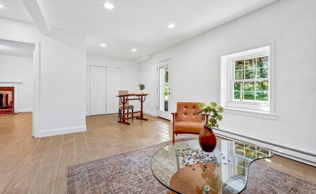 11 Appletree Lane, Bedford, MA 01730