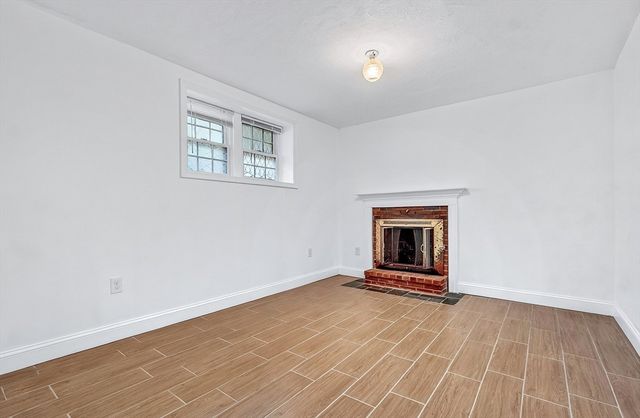 11 Appletree Lane, Bedford, MA 01730