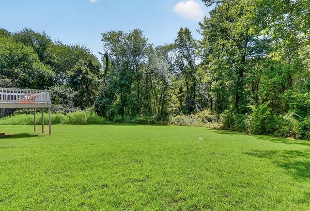 11 Appletree Lane, Bedford, MA 01730