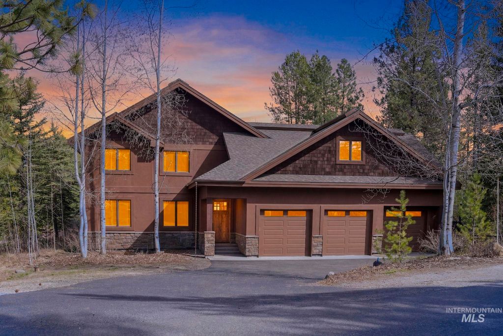 12924 Dawn Drive, Donnelly, ID 83615