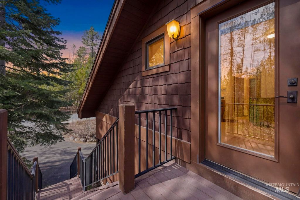 12924 Dawn Drive, Donnelly, ID 83615 photo 4