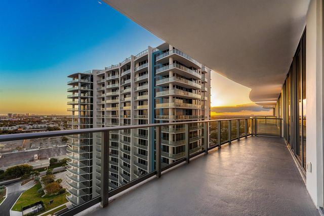 220 Lake Shore Drive 1911, Lake Park, FL 33403
