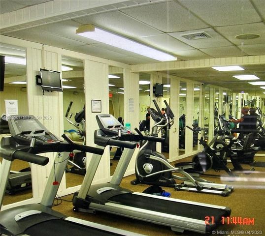 16919 N Bay Road 620, Sunny Isles Beach, FL 33160