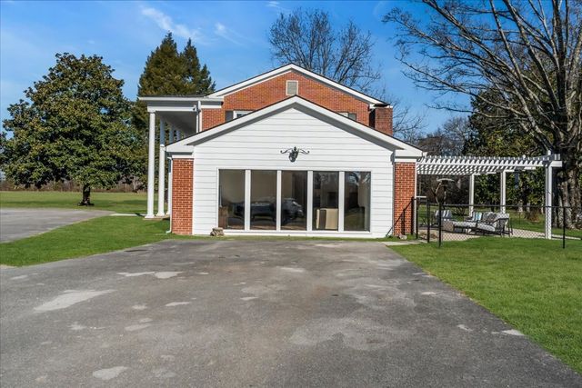 251 Miller Rd, Hillsboro, TN 37342