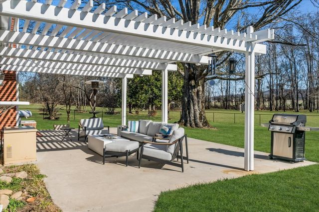 251 Miller Rd, Hillsboro, TN 37342