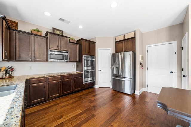 3321 Wiser Dr, Clarksville, TN 37042