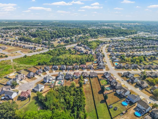 3321 Wiser Dr, Clarksville, TN 37042