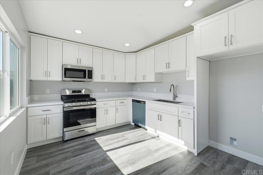 Image 10 of property listing at 1839 Rios Avenue 1 & 2, Chula Vista, CA 91911