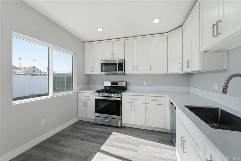 Image 11 of property listing at 1839 Rios Avenue 1 & 2, Chula Vista, CA 91911
