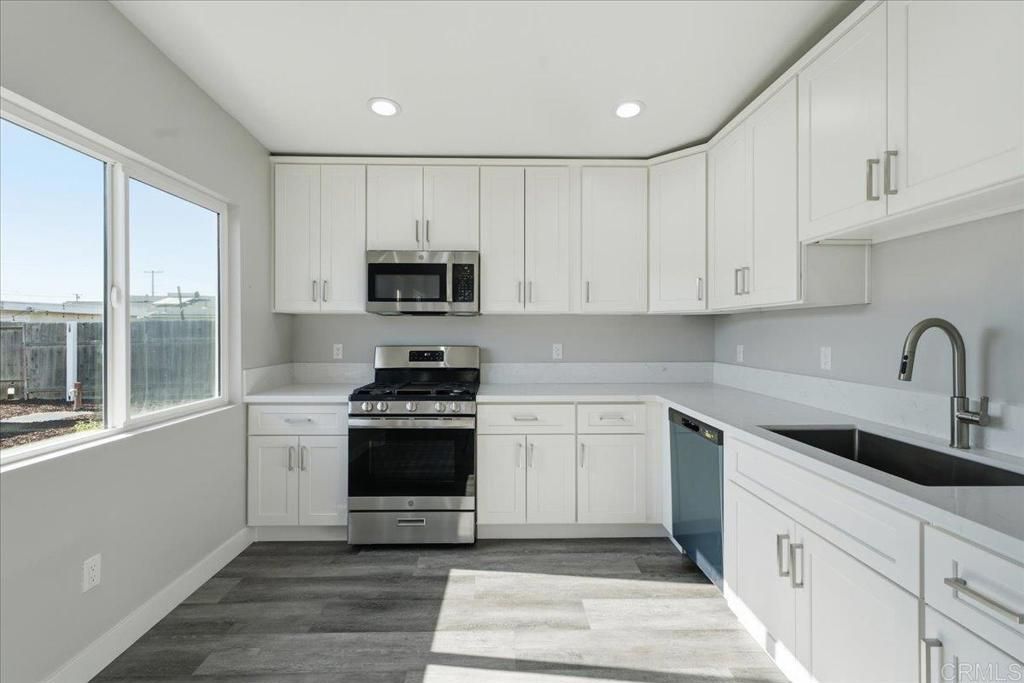 Image 12 of property listing at 1839 Rios Avenue 1 & 2, Chula Vista, CA 91911