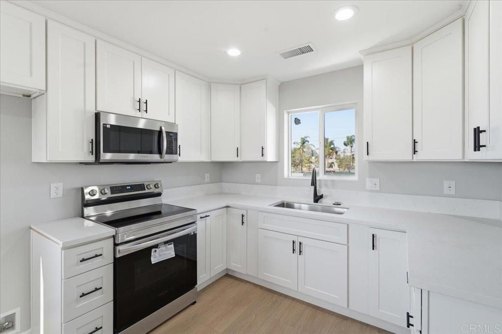 Image 29 of property listing at 1839 Rios Avenue 1 & 2, Chula Vista, CA 91911