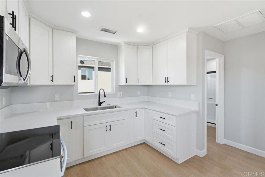 Image 31 of property listing at 1839 Rios Avenue 1 & 2, Chula Vista, CA 91911