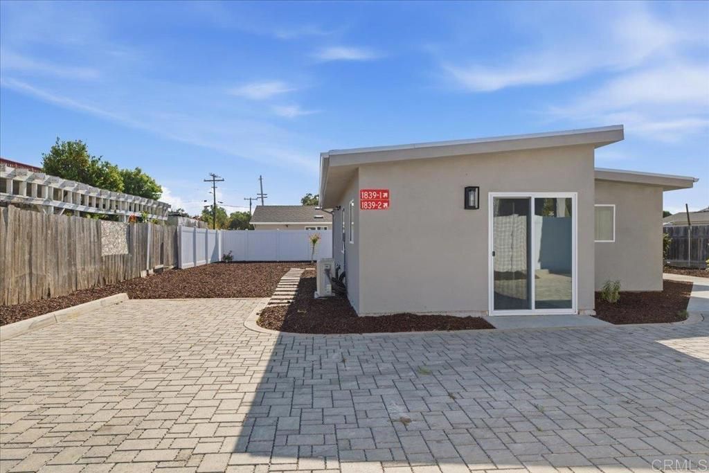 Image 4 of property listing at 1839 Rios Avenue 1 & 2, Chula Vista, CA 91911