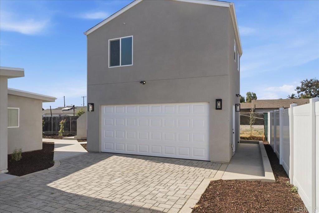 Image 5 of property listing at 1839 Rios Avenue 1 & 2, Chula Vista, CA 91911
