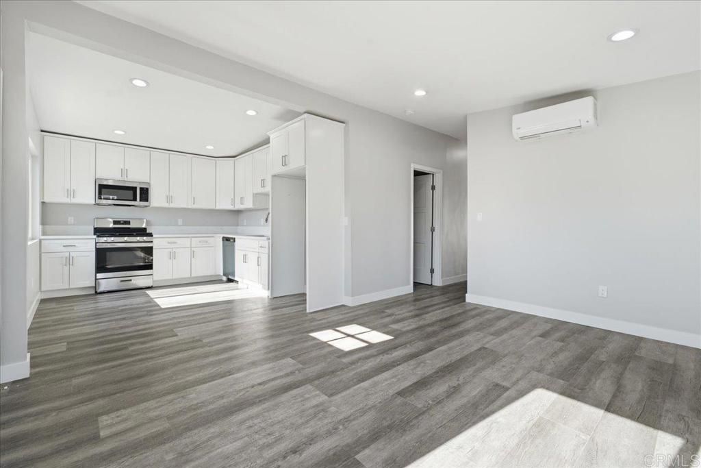 Image 7 of property listing at 1839 Rios Avenue 1 & 2, Chula Vista, CA 91911