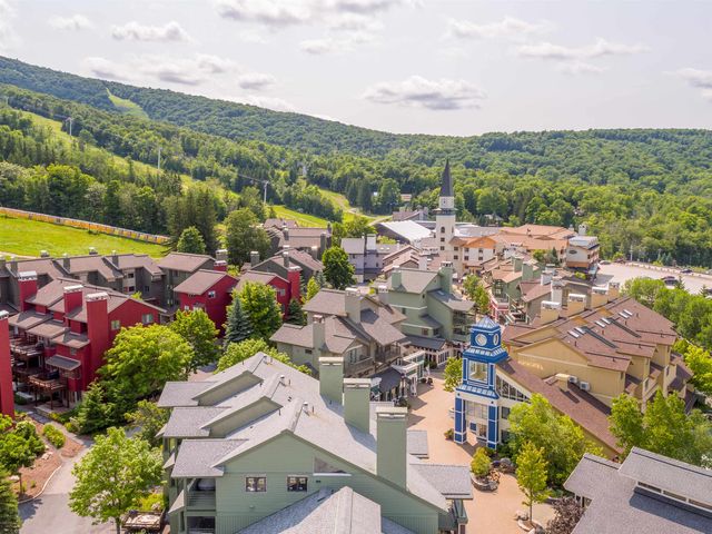 51 Village Square, Stratton, VT 05155