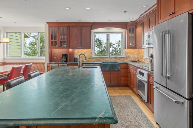 51 Village Square, Stratton, VT 05155