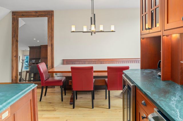 51 Village Square, Stratton, VT 05155