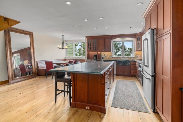 51 Village Square, Stratton, VT 05155