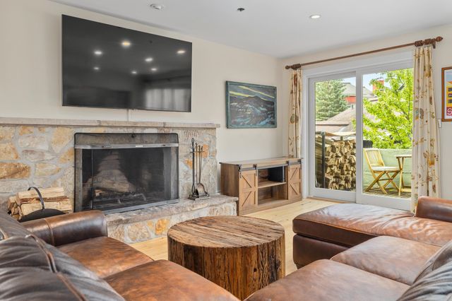 51 Village Square, Stratton, VT 05155