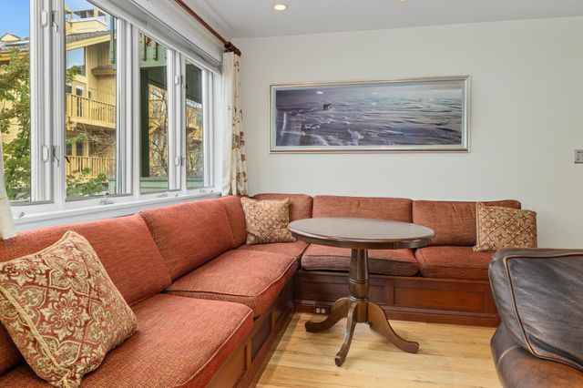 51 Village Square, Stratton, VT 05155