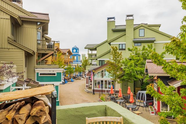 51 Village Square, Stratton, VT 05155