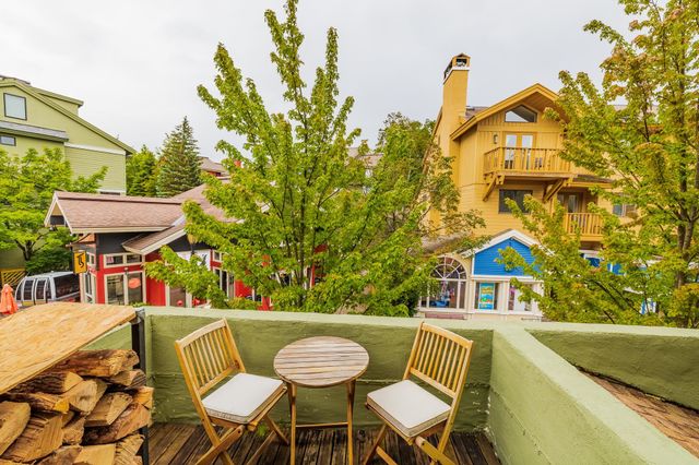 51 Village Square, Stratton, VT 05155