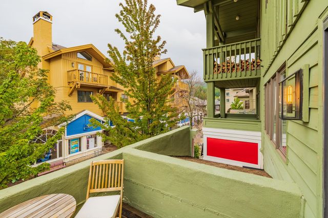 51 Village Square, Stratton, VT 05155