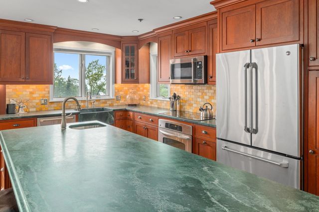 51 Village Square, Stratton, VT 05155