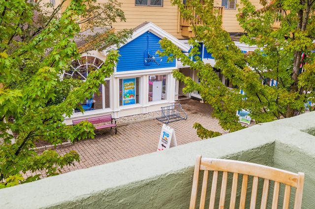 51 Village Square, Stratton, VT 05155