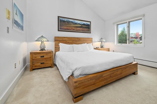 51 Village Square, Stratton, VT 05155