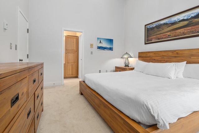 51 Village Square, Stratton, VT 05155