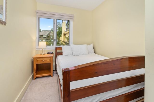 51 Village Square, Stratton, VT 05155