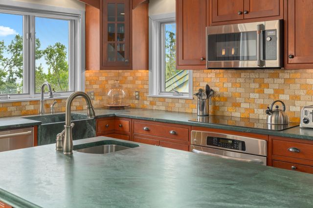 51 Village Square, Stratton, VT 05155